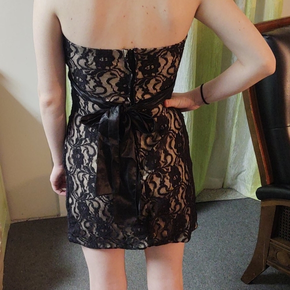 Dress - Picture 4 of 6